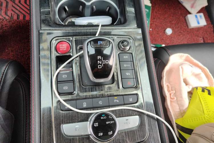 Used BYD Tang New Energy 2018 DM 2.0T All-Wheel Drive Smart Connectivity Luxury Model 7 Seats China V Emission Standard Gear Lever