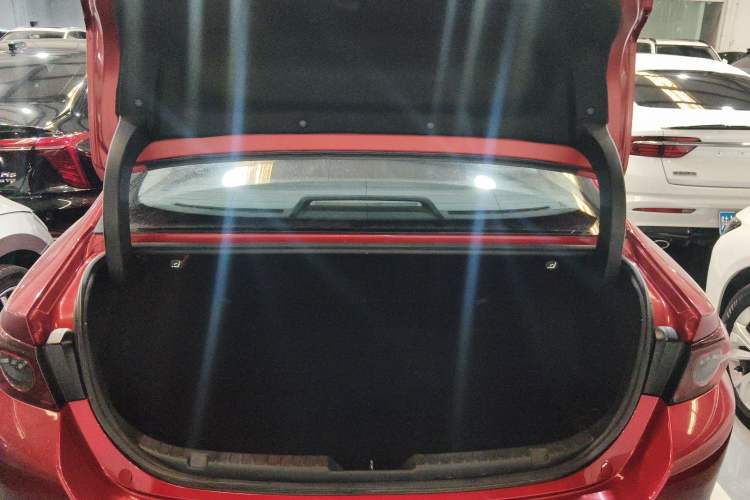 Used Mazda 3 Axela 2020 1.5L Automatic Luxury Version
