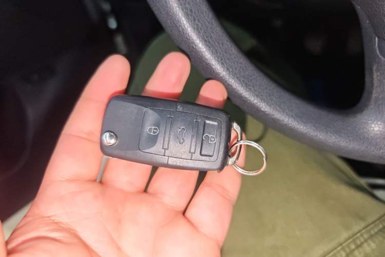 Used Volkswagen Jetta 2015 Zhuihui Edition 1.4L Manual Fashion Model Vehicle Key