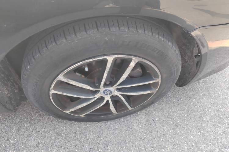 Used Bestune B50 2013 1.6L automatic luxury version Right Front Wheel Hub