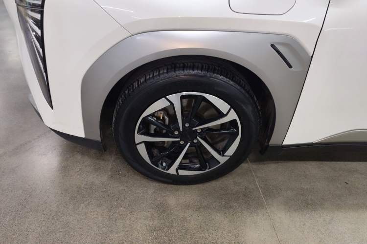 Used AION Y 2023 Plus 510 Smart Edition Left Front Wheel Hub