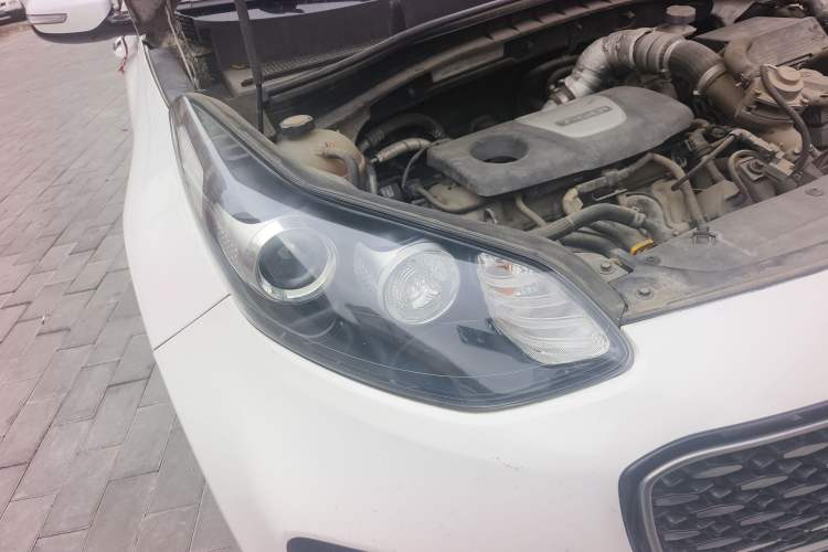 Used Kia KX5 2016 1.6T Automatic Two-Wheel Drive DLX Right Front Headlight