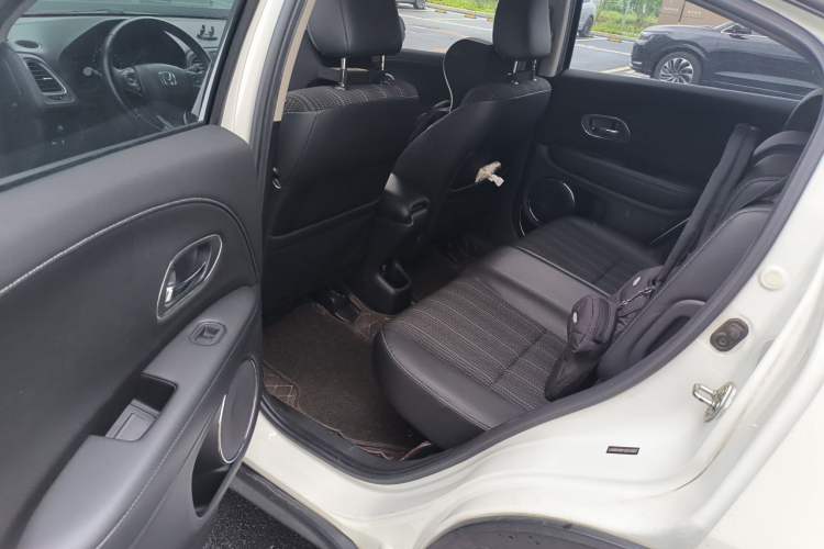 Used Honda Vezel 2015 1.8L CVT 2WD Luxury Model
