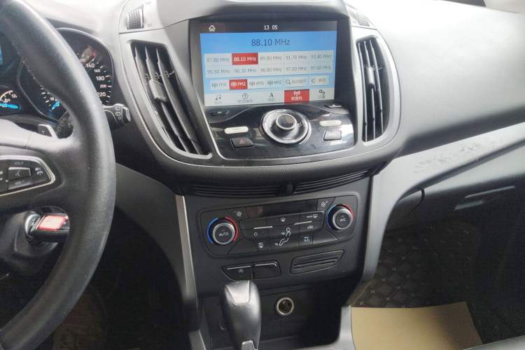 Used Ford Kuga 2017 EcoBoost 180 Two-Wheel-Drive Tiger Leap Model Audio And AC Panel