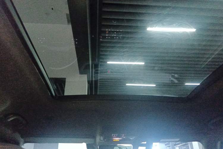 Used Land Rover Defender 2023 110 3.0T P400 75th Anniversary Legend Edition Headliner