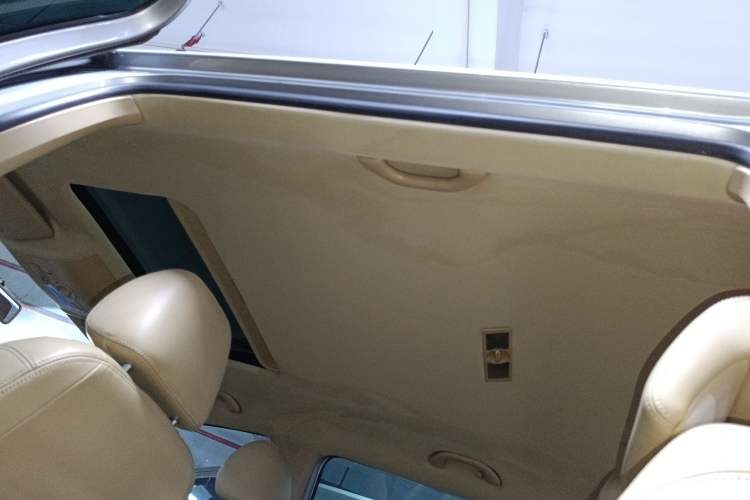 Used Volkswagen Touran 2011 1.4T DSG ZhiZhen Edition 5 Seats Headliner