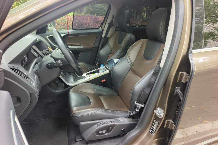 Used Volvo XC60 2017 T5 AWD Smart Range Edition Left Front Seat