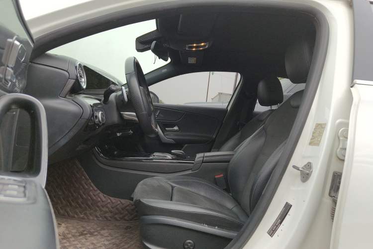 Used Mercedes-Benz A-Class 2021 A 200 L Sport Sedan Fashion Model
