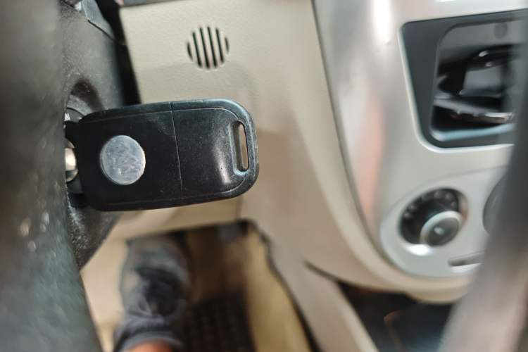 Used Buick Excelle 2015 1.5L Automatic Classic Model
