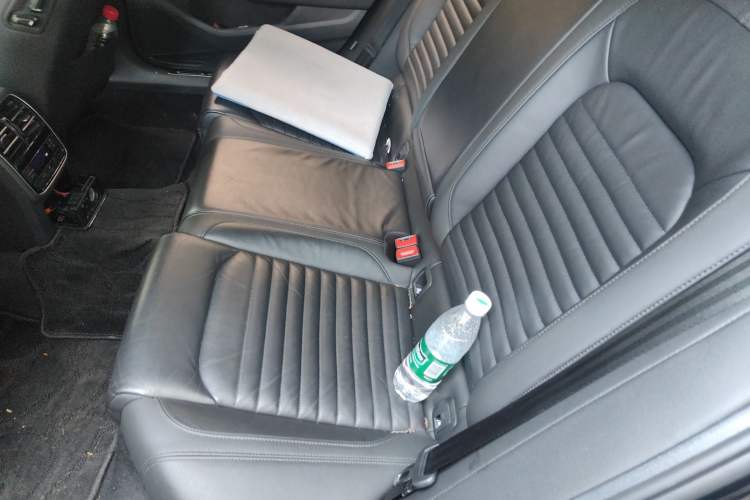 Used Volkswagen Magotan 2018 330TSI DSG Luxury Model Left Rear Seat