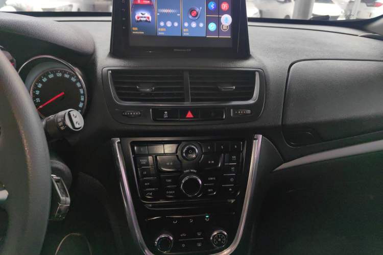 Used Buick Encore 2015 1.4T Automatic Two-Wheel Drive Urban Elite Version
