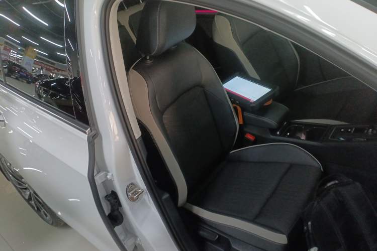 Used Volkswagen Golf 2023 Facelift 280TSI DSG Pro