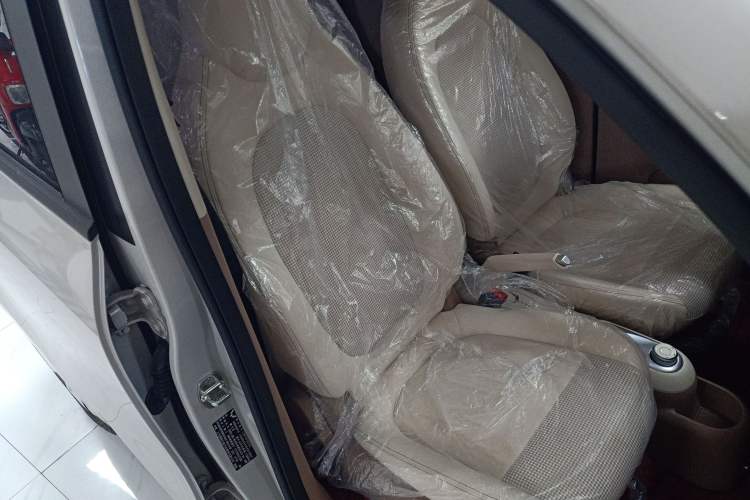 Used Wuling Hongguang MINIEV 2025 Four-Door Version Advanced Edition Right Front Seat