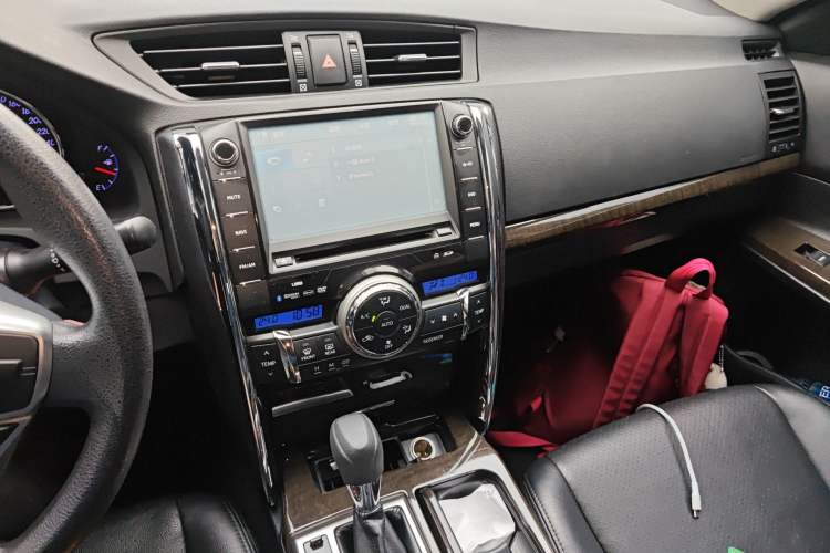 Used Toyota Reiz 2013 2.5S Elite Edition Audio And AC Panel