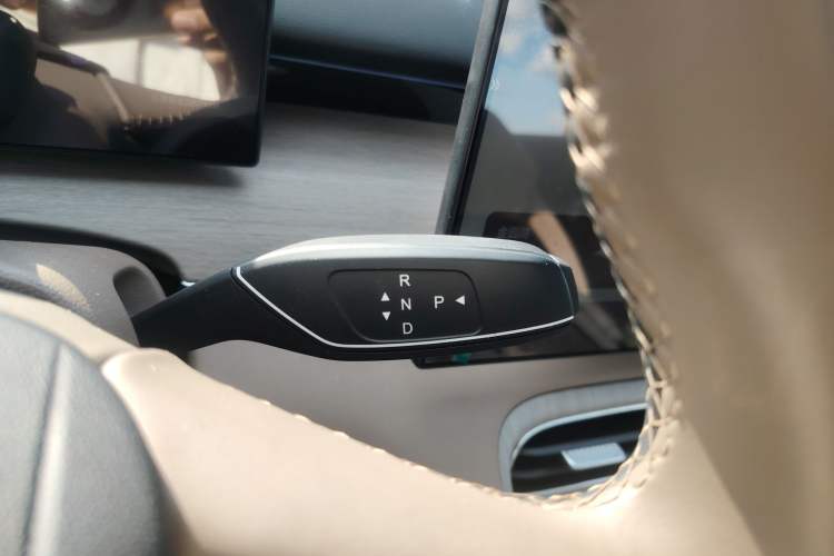 Used Chery Tiggo 8 PLUS C-DM 2025 1.5T 116 km Prestige Version 5 Seats
