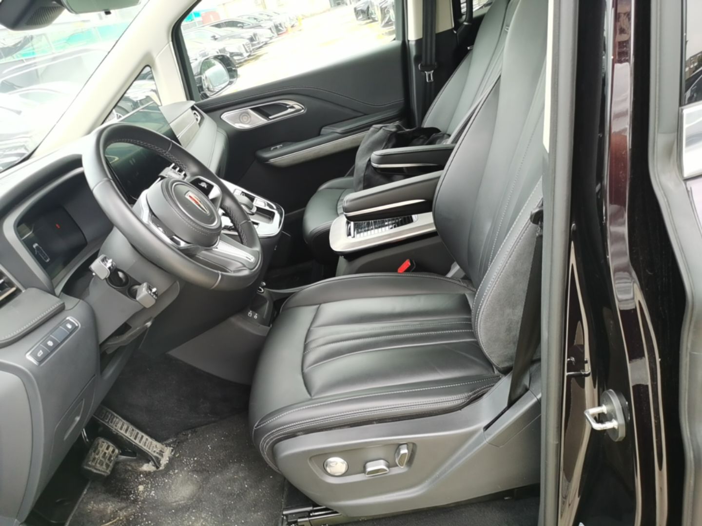 Hongqi HQ9 PHEV 2024 2.0T Four-Wheel Drive Business Edition — снимка 17