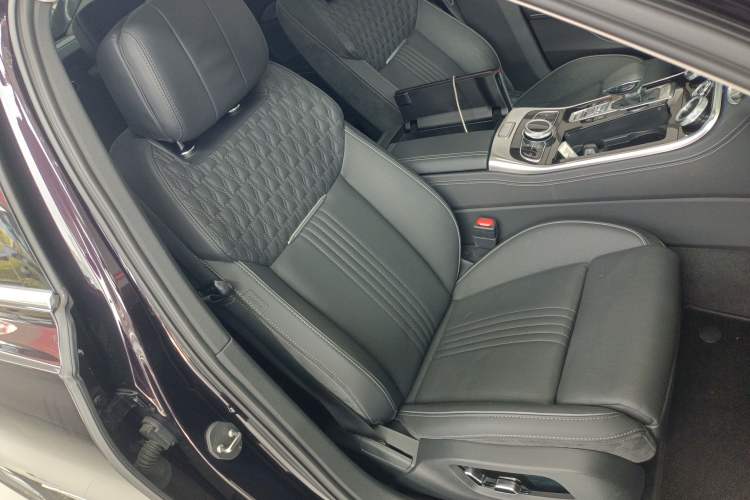 Used Hongqi H9 2020 2.0T Smart Connect Flagship Edition
