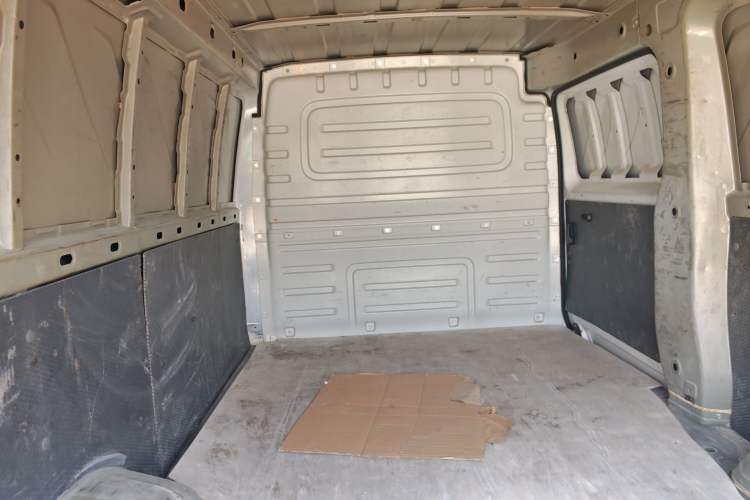 Used Wuling Yangguang 2024 300km Comfort Version with Sealed Windows 60kW
