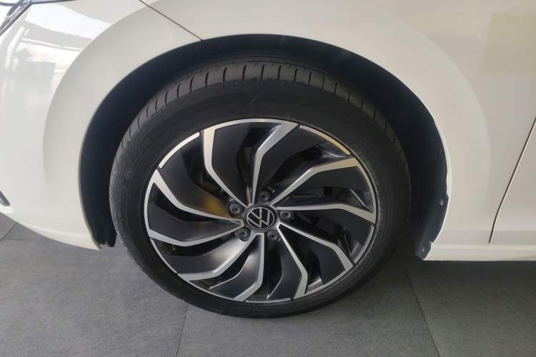 Used Volkswagen Golf 2023 Facelift 280TSI DSG Pro
