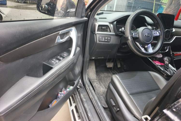 Used Kia Sportage R 2018 2.0L Automatic Smart Luxury Version China V Standard Driver Seat