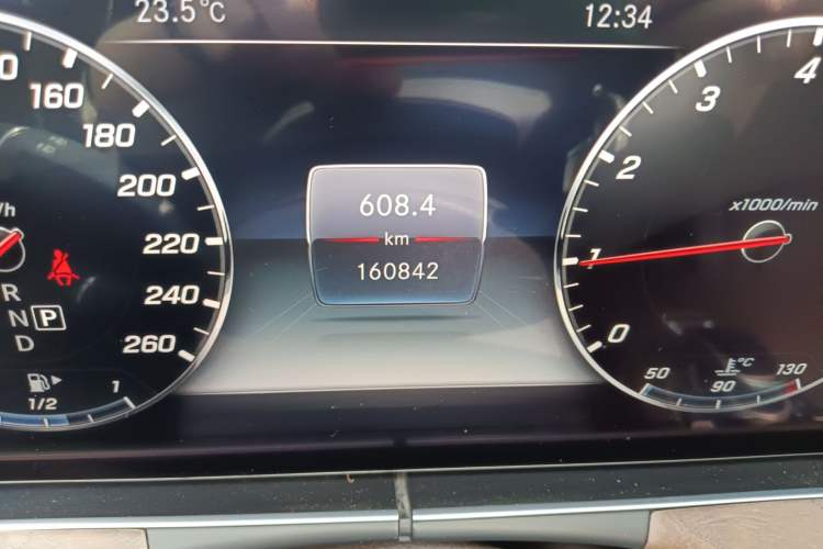 Used Mercedes-Benz E-Class 2018 Facelift E 300 L Luxury Edition
