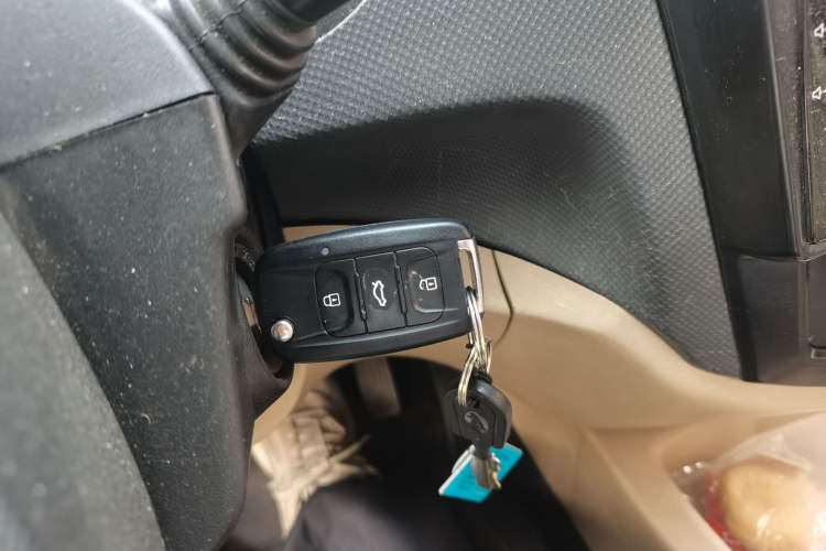 Used Wuling Hongguang 2014 1.5L S Comfort Model

