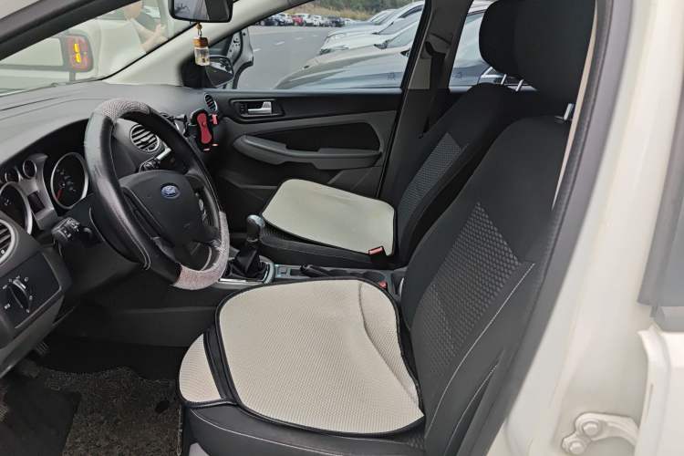 Used Ford Focus 2013 Hatchback Classic 1.8L Manual Base Model