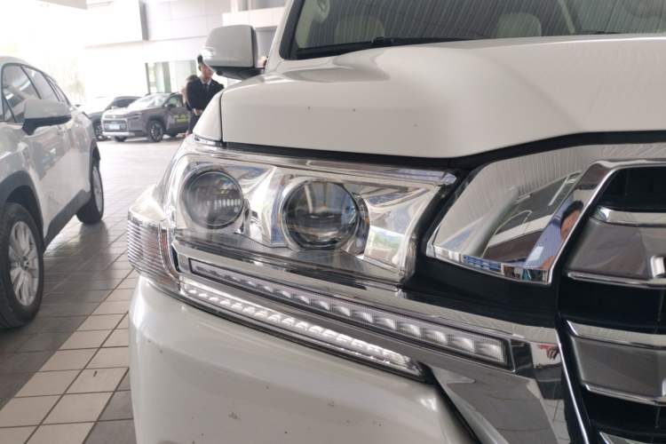 Used Toyota Land Cruiser  Exterior 6