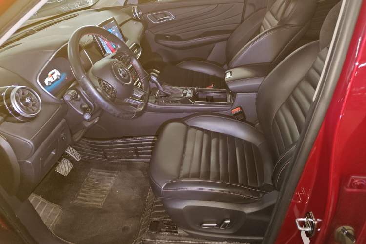 Used MG HS 2018 30T Automatic Two-Wheel Drive Trophy Edition—High-Octane V-Model Left Front Seat