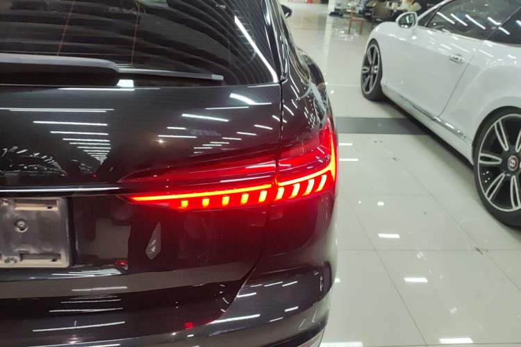 Used Audi A6 (Import) 2021 allroad quattro Explorer 55 TFSI Prestige Off-Road Model