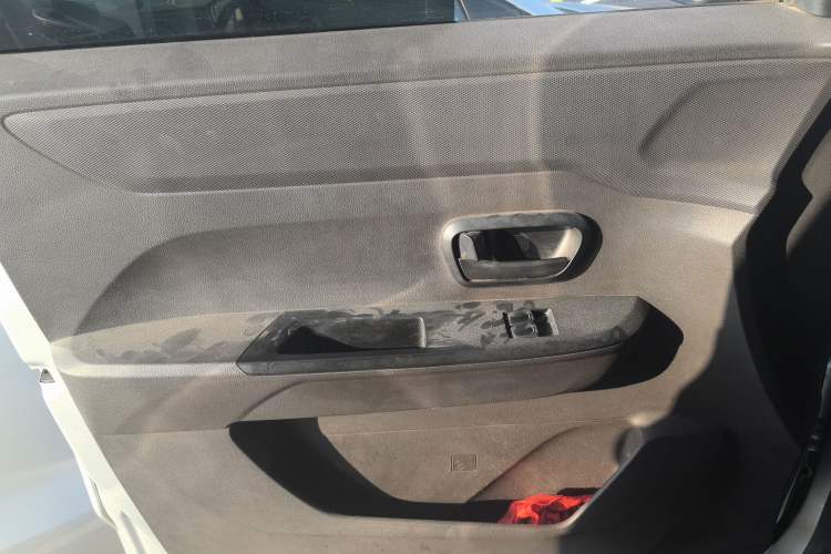 Used Wuling Hongguang V 2019 1.5L Base Window-Sealed Vehicle China VI LAR