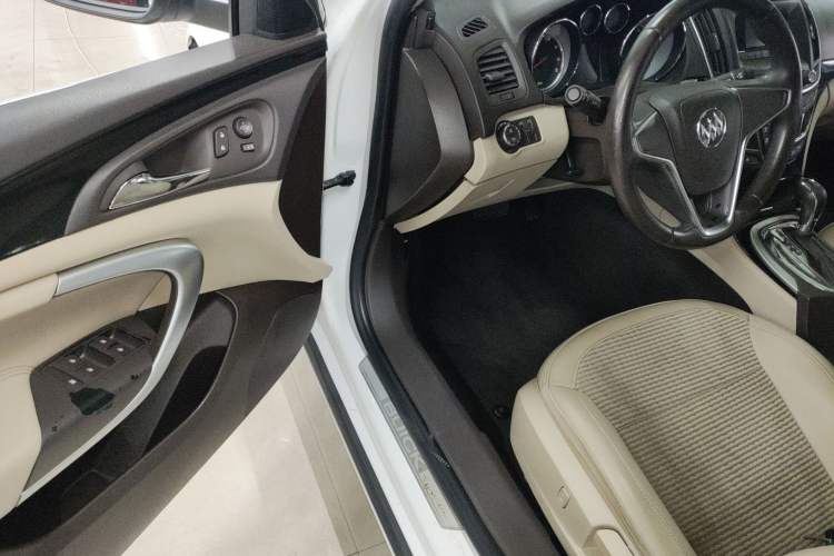 Used Buick Regal 2015 2.0L Leading Fashion Edition Driver Seat