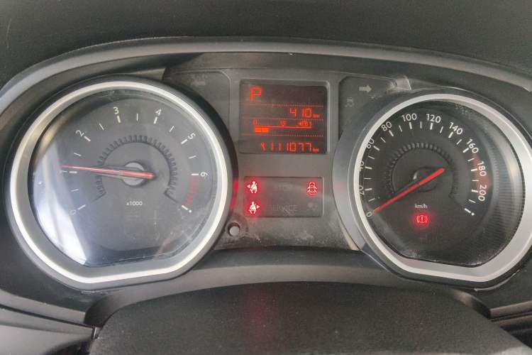 Used Citroen C3-XR 2015 1.6L Automatic Fashion Model Odometer Close Up