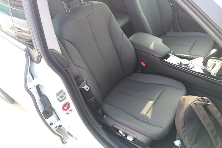 Used BMW 3 Series GT 2016 320i Fashion Model Right Front Seat