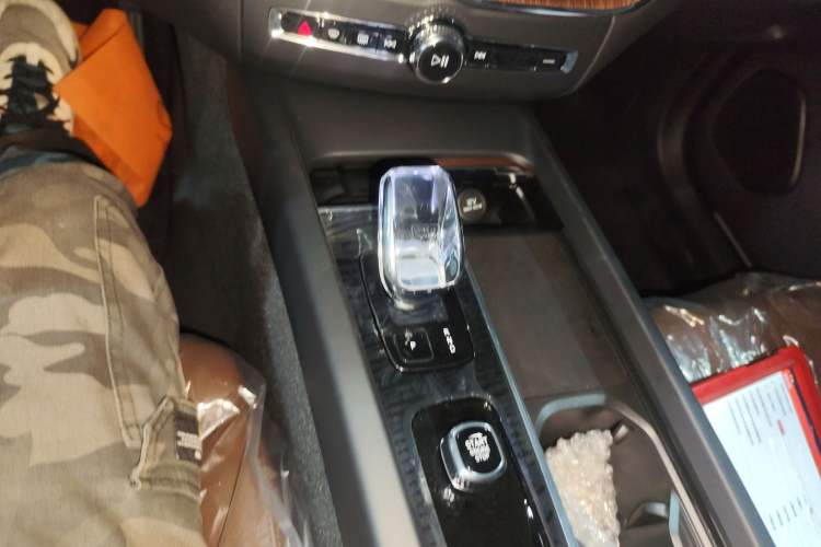 Used Volvo XC60 2025 B5 Four-Wheel Drive Smart & Advanced Luxury Edition