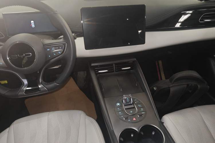 Used BYD Seal 06 New Energy 2024 DM-i 120KM Luxury Model Audio And AC Panel