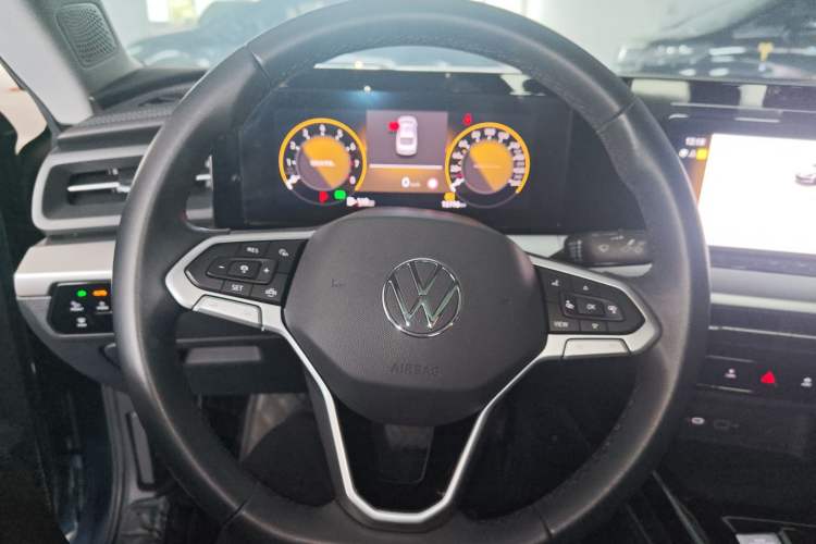 Used Volkswagen Lamando 2023 Lavida L 280TSI DSG Spicy Edition Steering Wheel