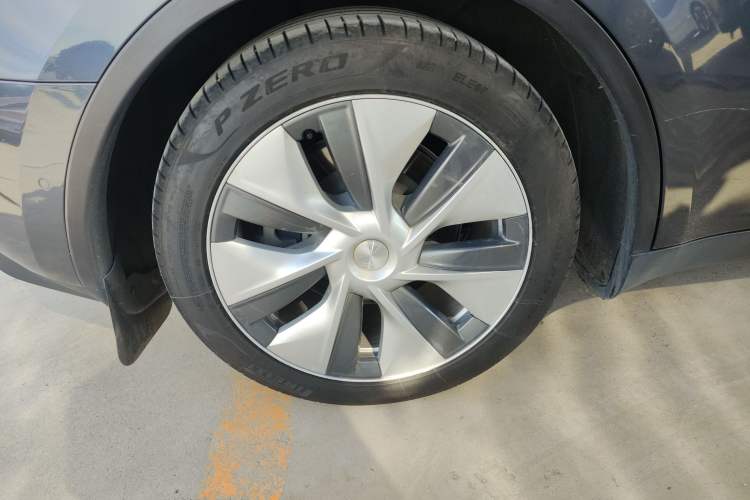 Used Tesla Model Y 2022 Revised Version Rear-Wheel Drive Right Rear Wheel Hub