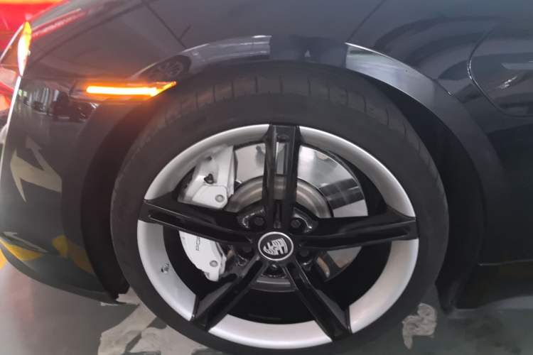 Used Porsche Taycan 2020 Taycan Left Front Wheel Hub