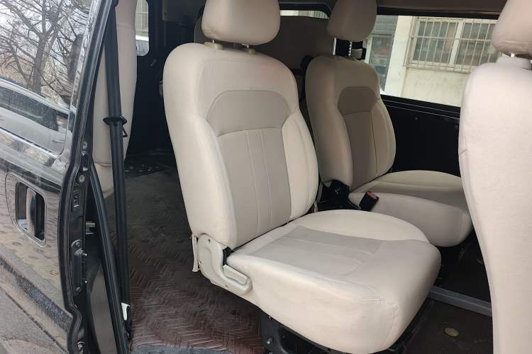 Used FORTHING Lingzhi 2019 Facelifted M5L 1.6L 7-Seater Base Model China VI Standard
