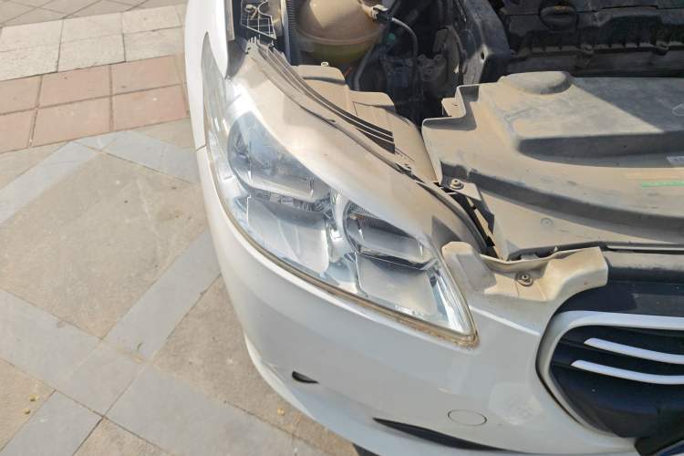 Used Peugeot 301 2016 1.6L Manual Comfort Edition Right Front Headlight