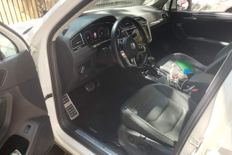 Used Volkswagen Tiguan L 2019 Restyled 330TSI Automatic Two-Wheel Drive R-Line Flagship Version China VI Standard
