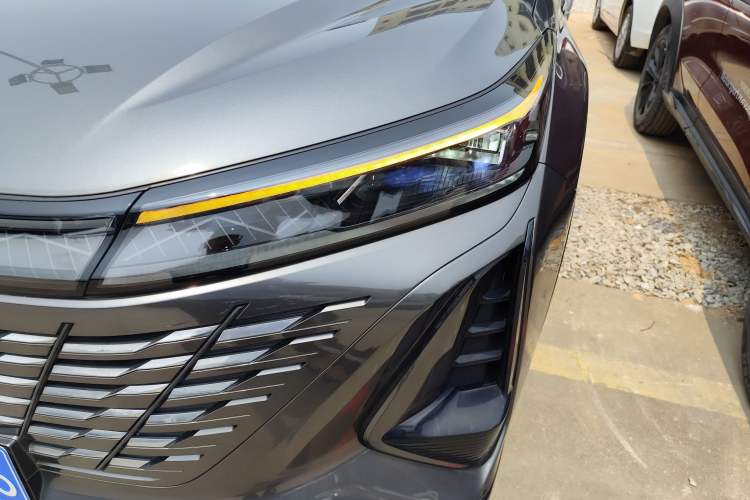 Used CHANGAN CS75 PLUS 2023 3rd Generation 1.5T Automatic Pilot Model Left Front Headlight