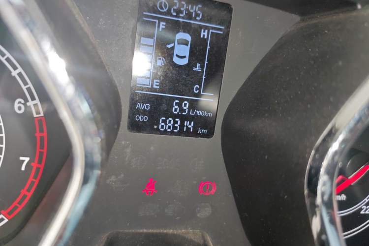 Used JAC Group Refine S2 2015 1.5L Manual Luxury Model Odometer Close Up