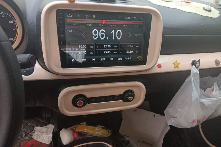 Used Roewe Clever 2022 311km QiQi BoBo Edition Audio And AC Panel