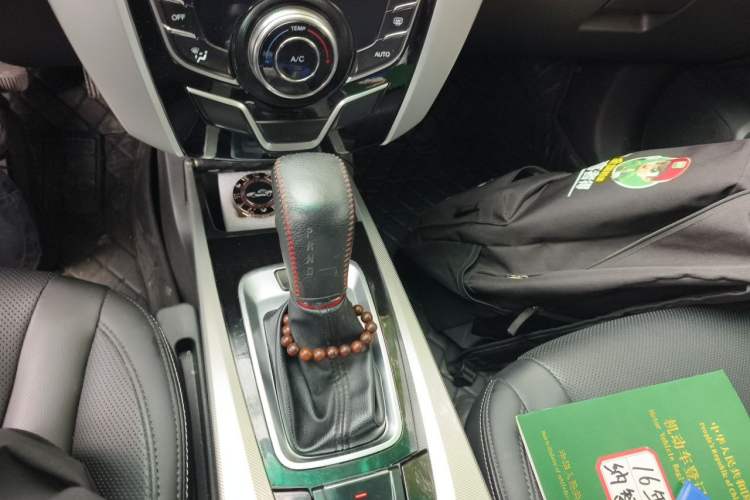 Used Luxgen U6 SUV 2015 1.8T Enhanced Charm Edition Gear Lever