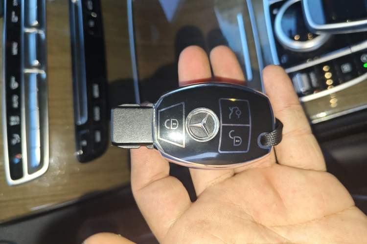 Used Mercedes-Benz GLC Coupe 2017 GLC 260 4MATIC Coupe SUV
