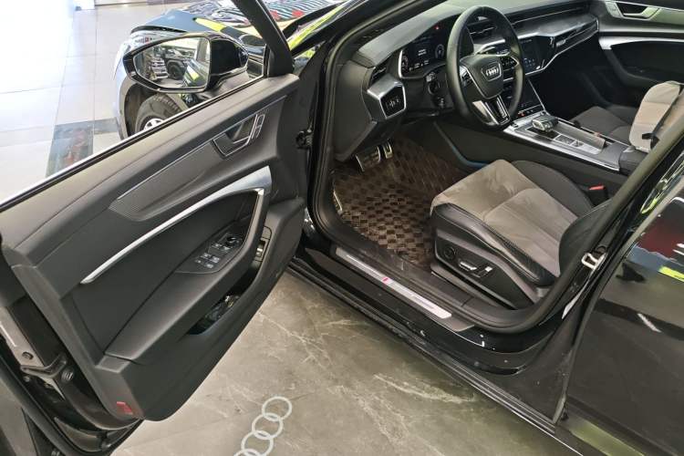 Used Audi A6L 2023 40 TFSI Luxury Dynamic Model
