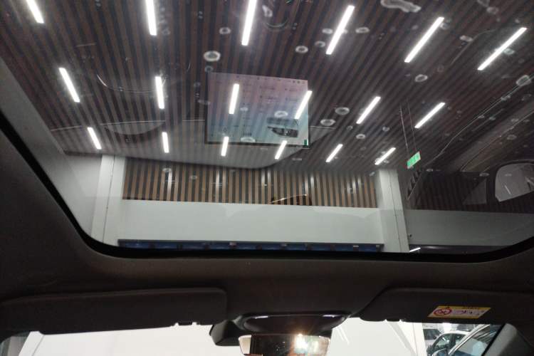 Used ARCFOX Alpha T5 2026 Model Range-Extended 1215 Yuanjing Smart Driving Version