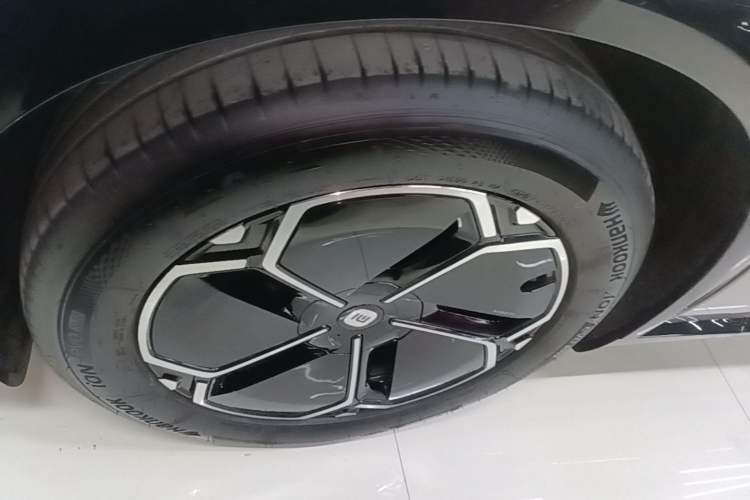 Used Xiaomi Auto YU7 2025 Ultra-Long Range All-Wheel Drive Pro Version
